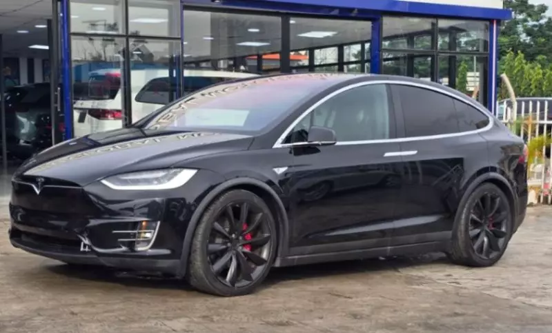 Tesla Model X   - 2017