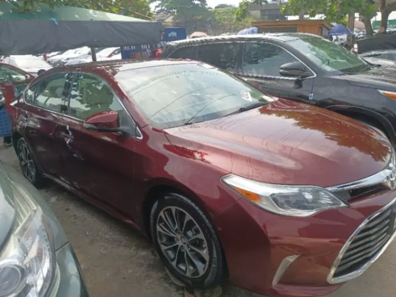 Toyota Avalon   - 2015