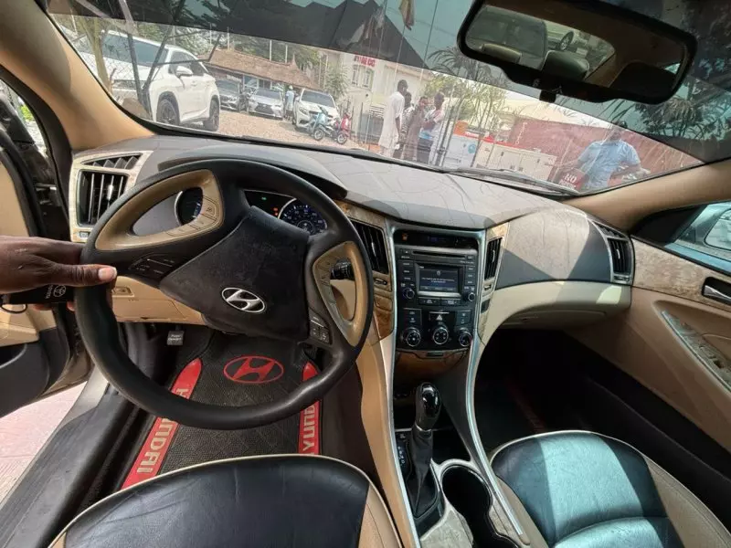 Hyundai Sonata   - 2014