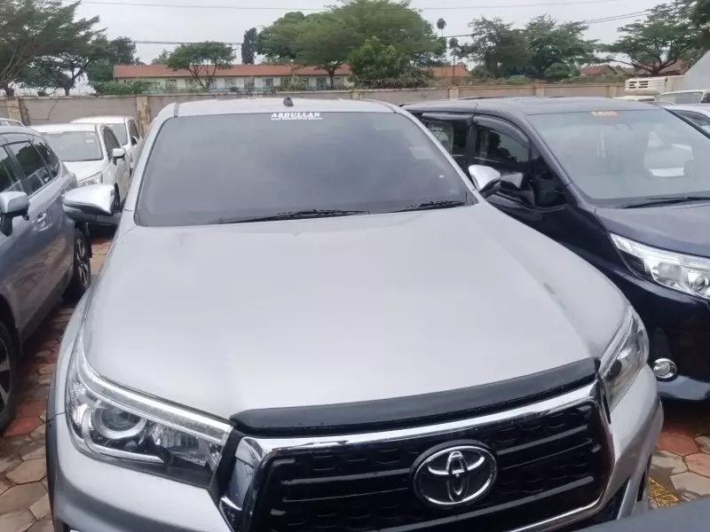 Toyota Hilux   - 2018