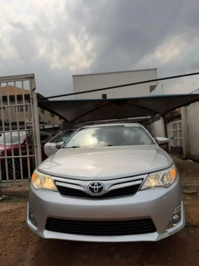 Toyota Camry   - 2014