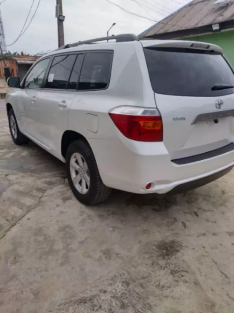Toyota Highlander   - 2009
