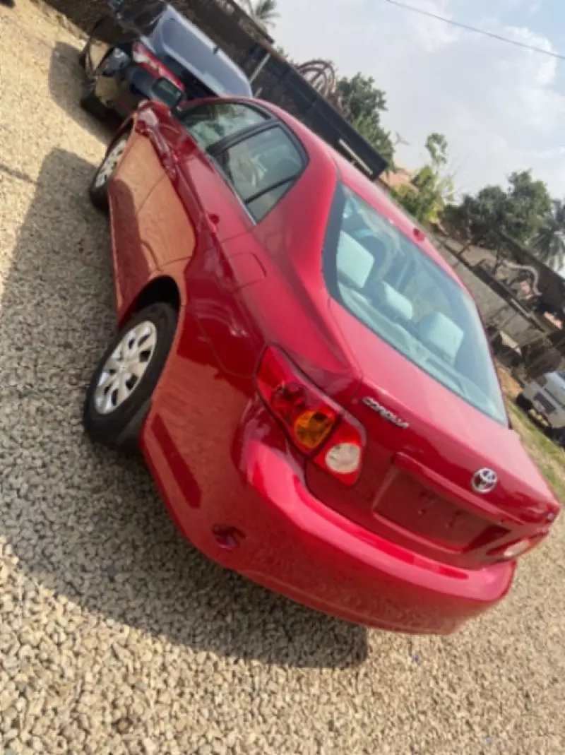 Toyota Corolla   - 2009