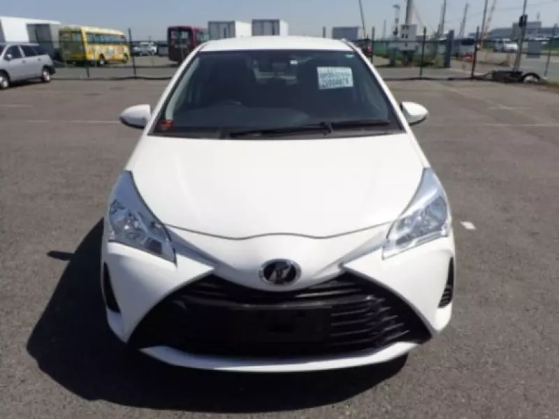Toyota Vitz   - 2018