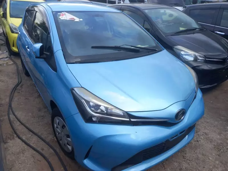 Toyota Vitz   - 2015