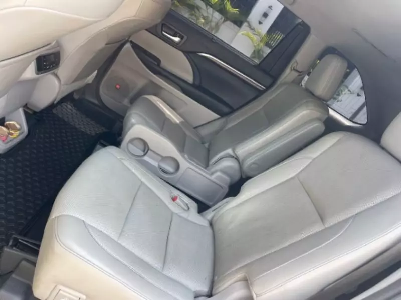 Toyota Highlander   - 2015