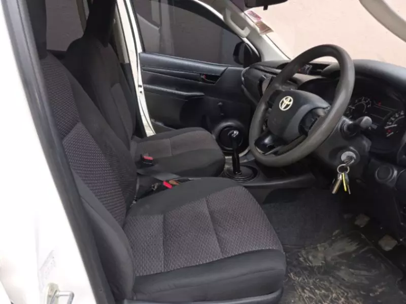 Toyota Hilux   - 2019