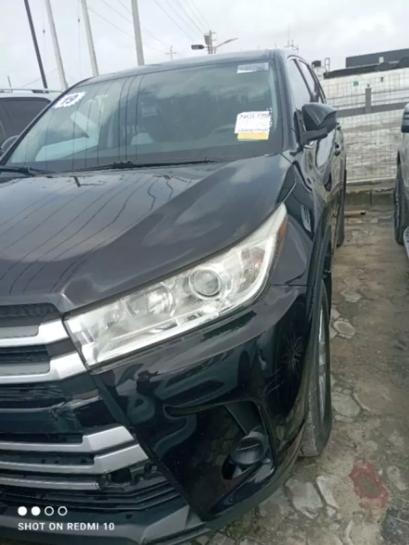 Toyota Highlander   - 2019