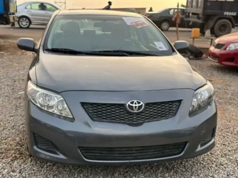 Toyota Corolla   - 2010
