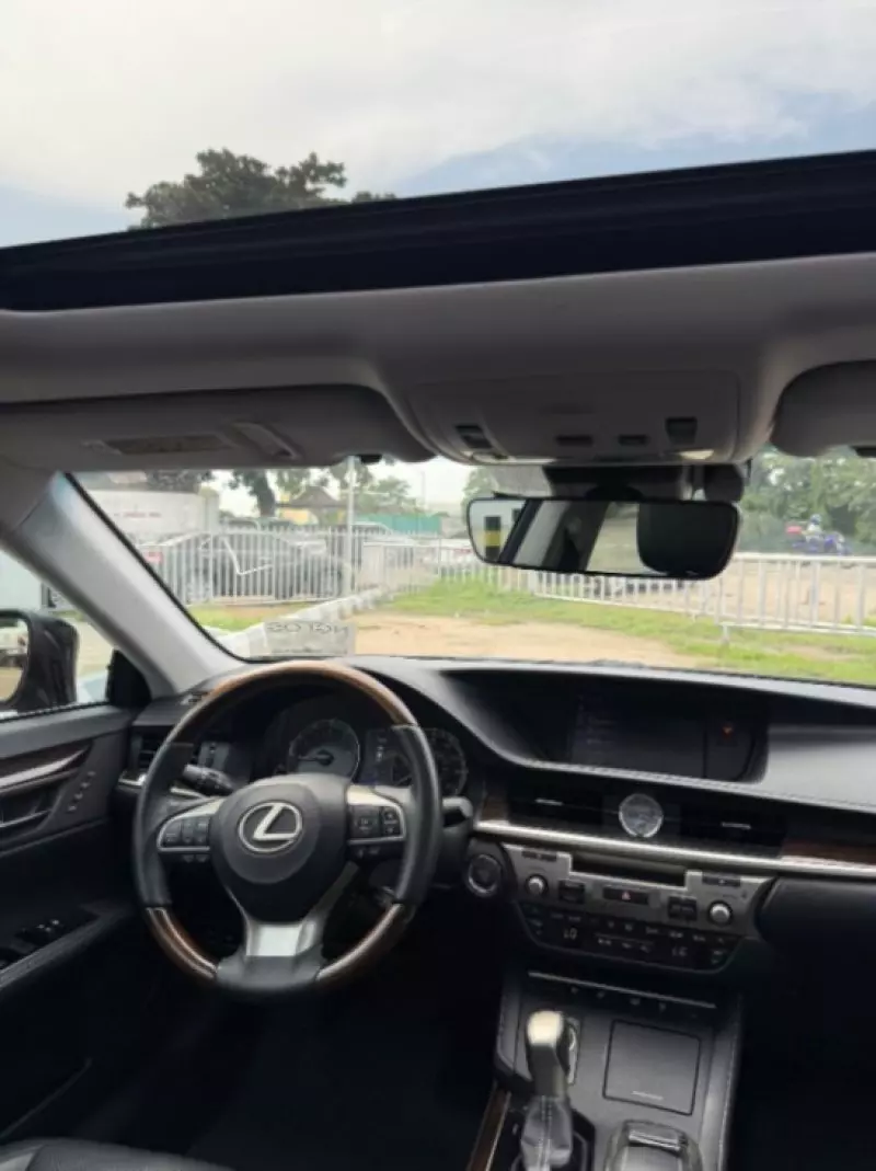 Lexus ES 350   - 2016