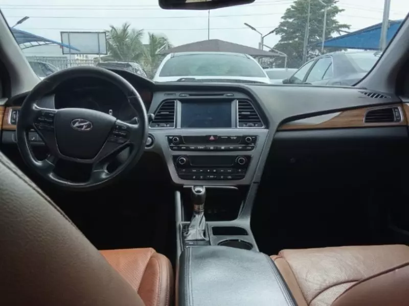 Hyundai Sonata   - 2015
