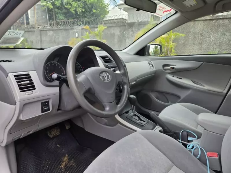 Toyota Corolla   - 2010