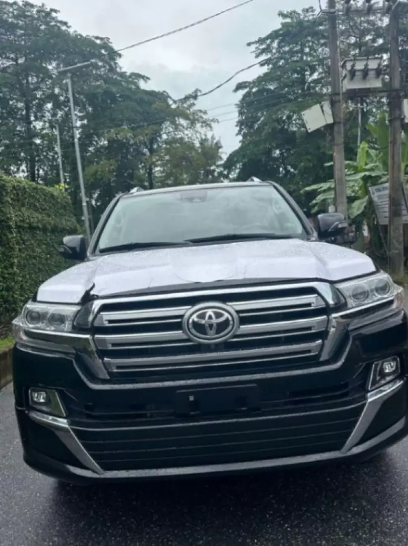 Toyota Land Cruiser   - 2021