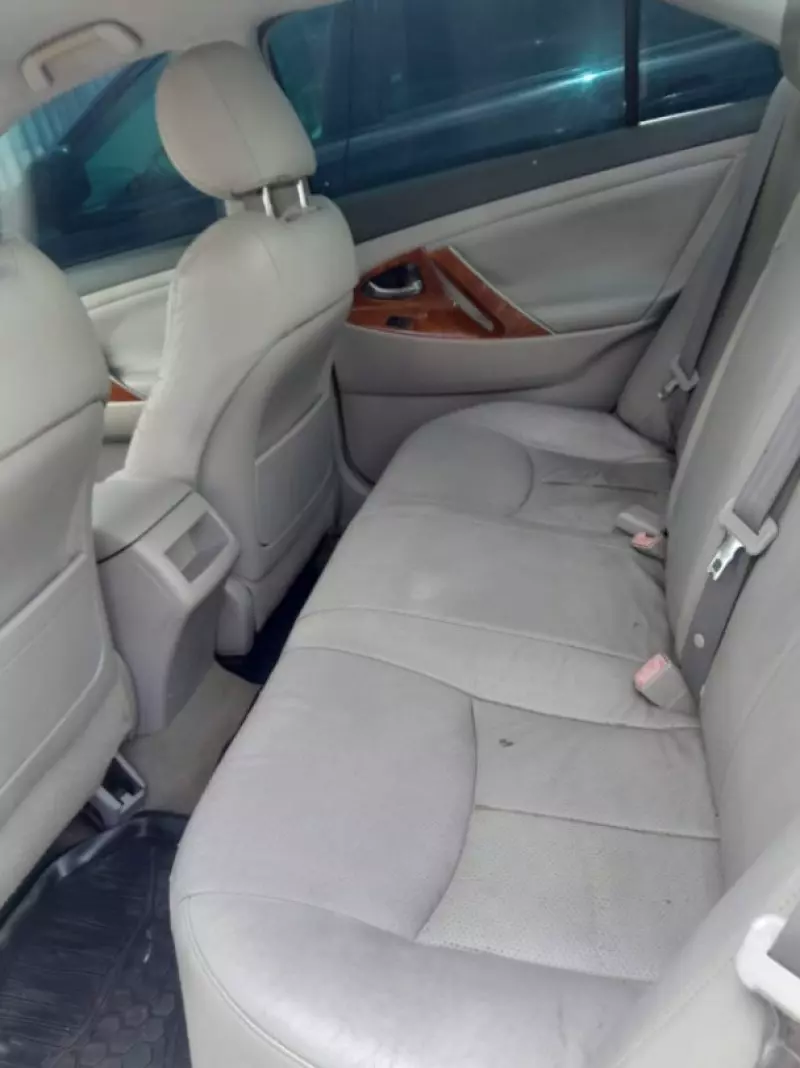 Toyota Camry   - 2009