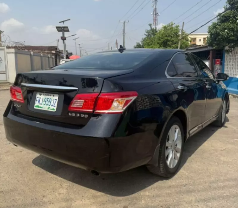 Lexus ES 350   - 2012