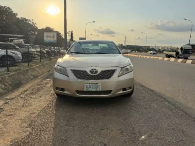 Toyota Camry   - 2007