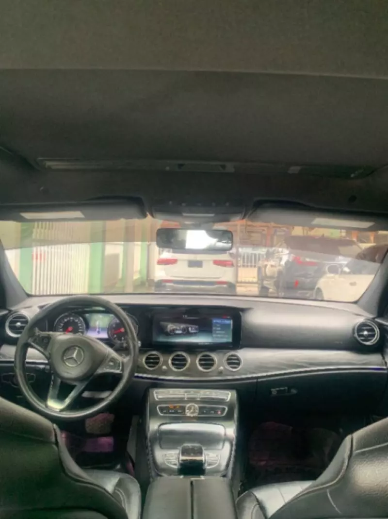 Mercedes-Benz E 300   - 2017