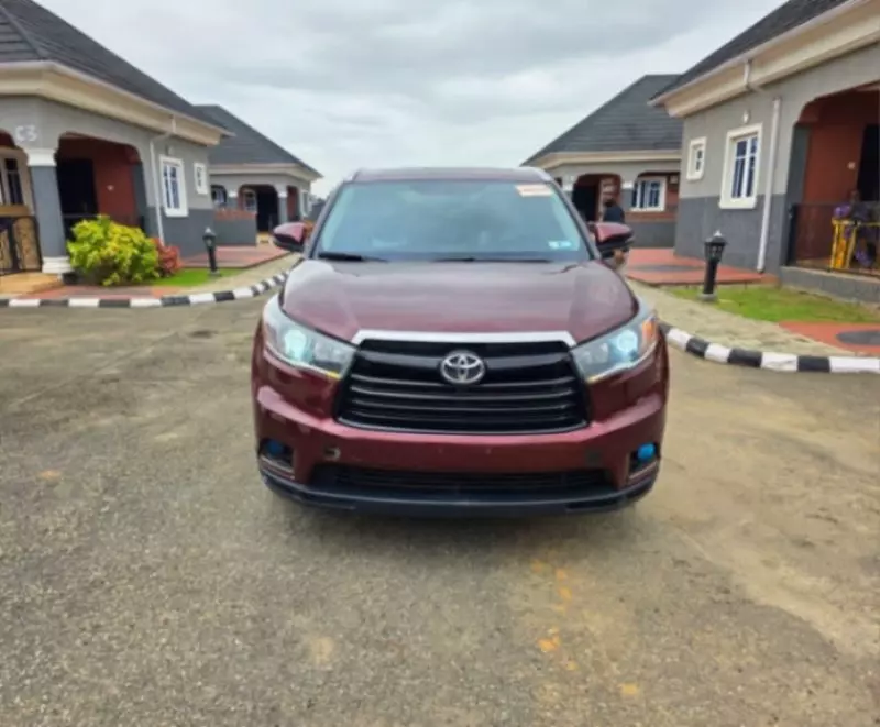 Toyota Highlander   - 2014