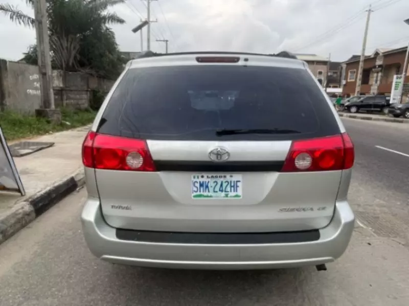 Toyota Sienna   - 2008