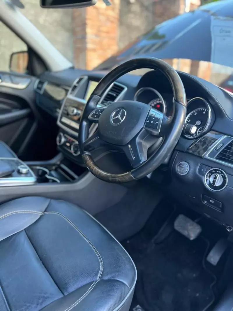 Mercedes-Benz ML 350   - 2012