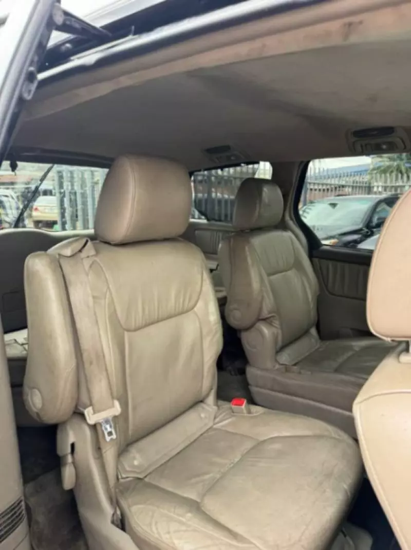 Toyota Sienna   - 2009