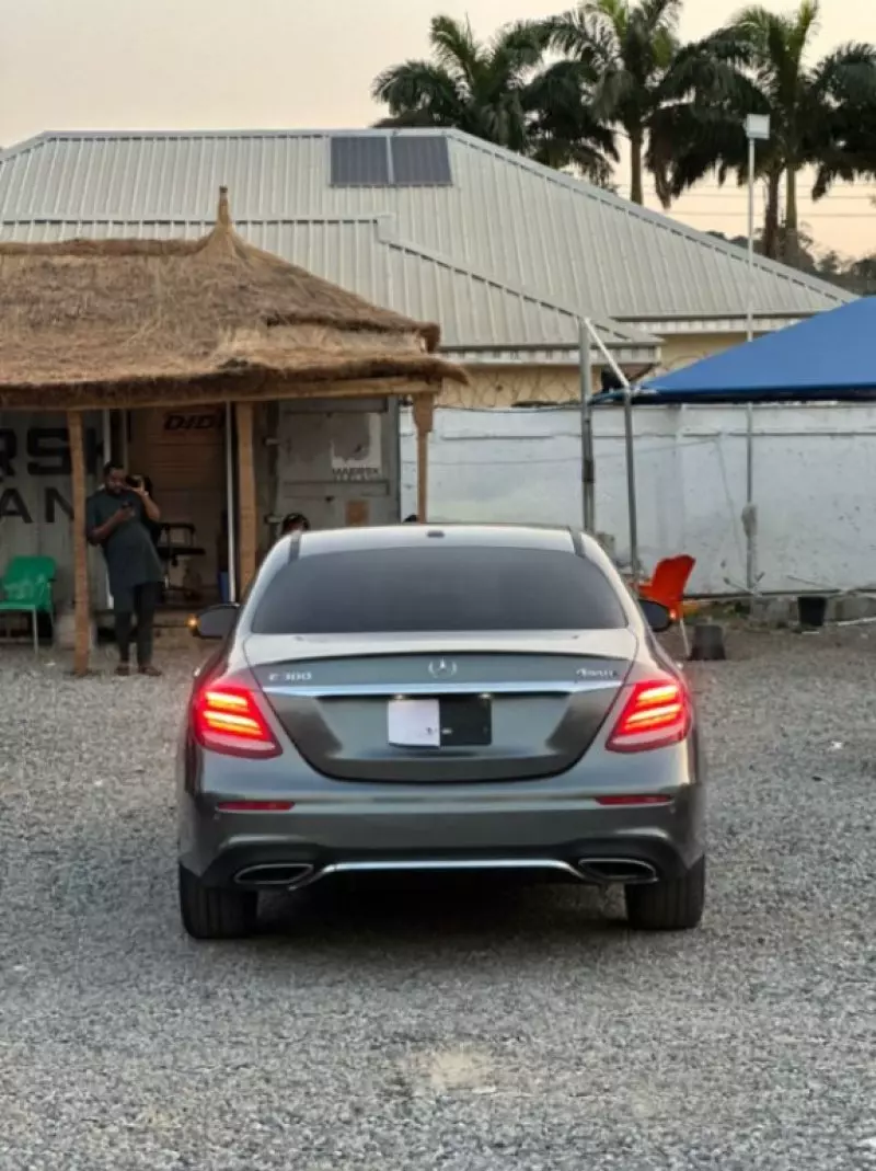 Mercedes-Benz E 300   - 2017