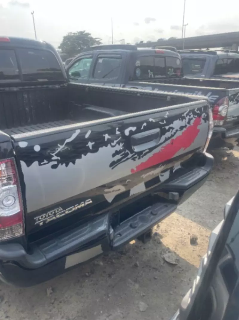 Toyota Tacoma   - 2014