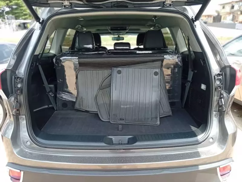 Toyota Highlander   - 2016