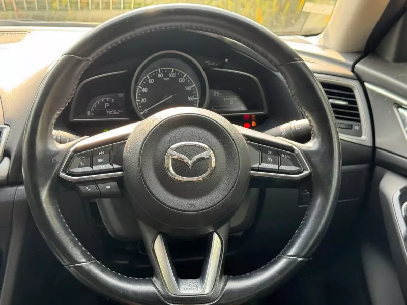 Mazda Axela    - 2018