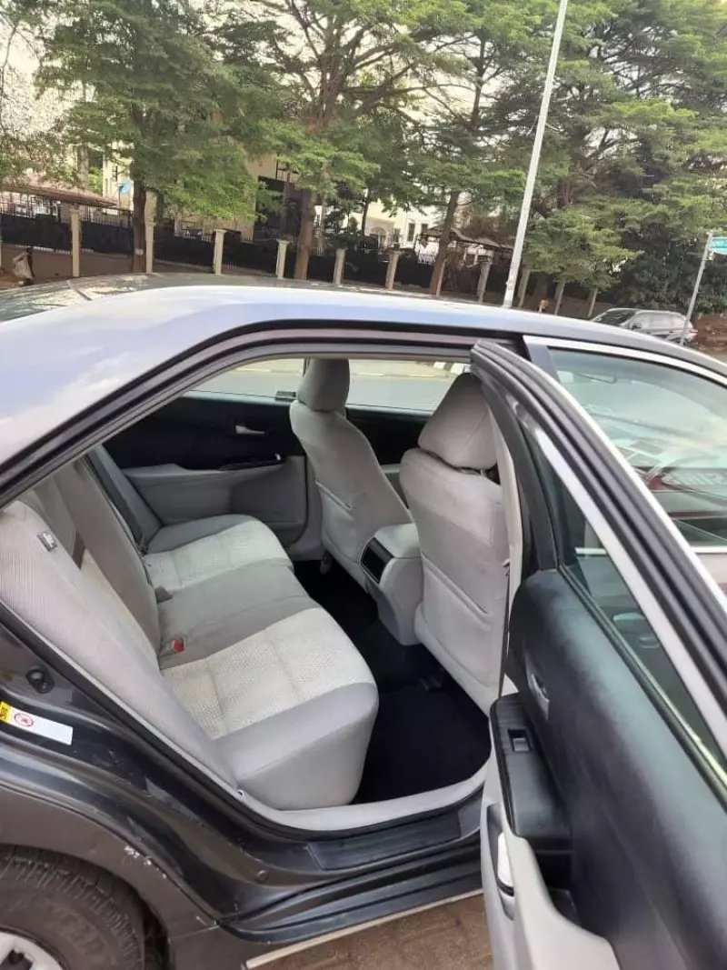 Toyota camry   - 2013
