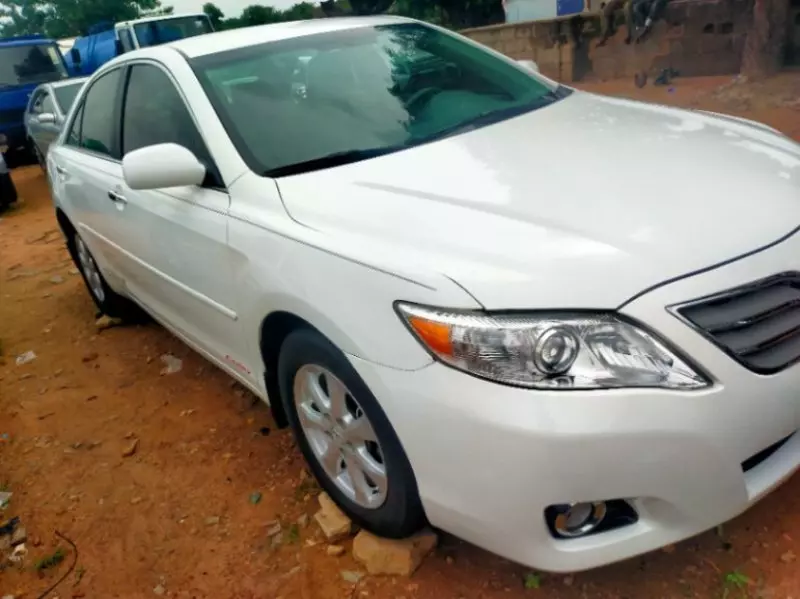 Toyota Camry   - 2009