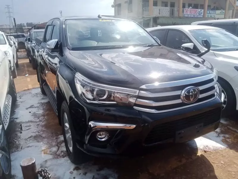 Toyota Hilux   - 2018