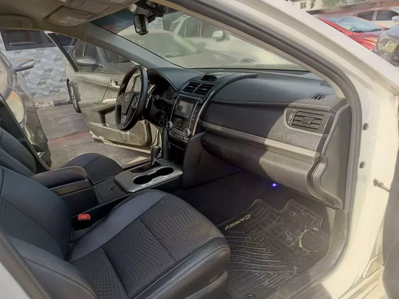 Toyota camry   - 2012