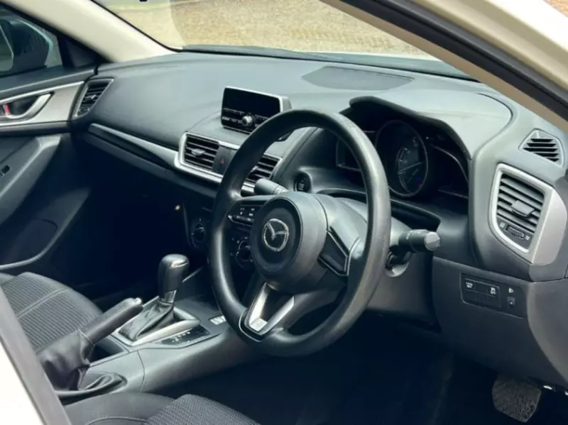 Mazda Axela    - 2017