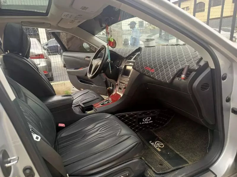 Lexus ES   - 2009
