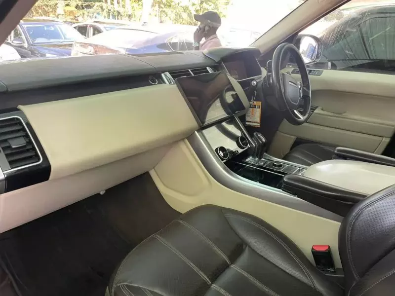 Land Rover Range Rover Sport   - 2016