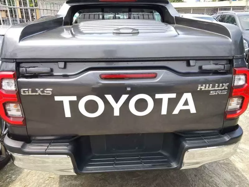 Toyota Hilux   - 2022