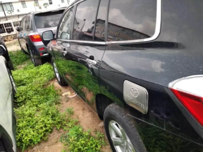 Toyota Highlander   - 2011