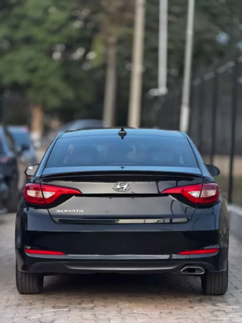 Hyundai Sonata   - 2015