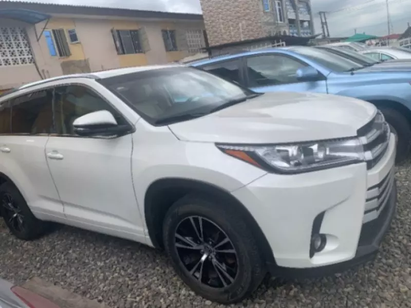 Toyota Highlander   - 2015
