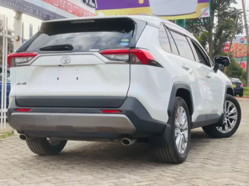 Toyota RAV 4   - 2019