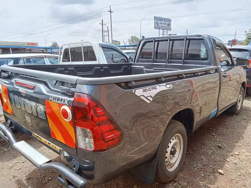 Toyota Hilux    - 2018