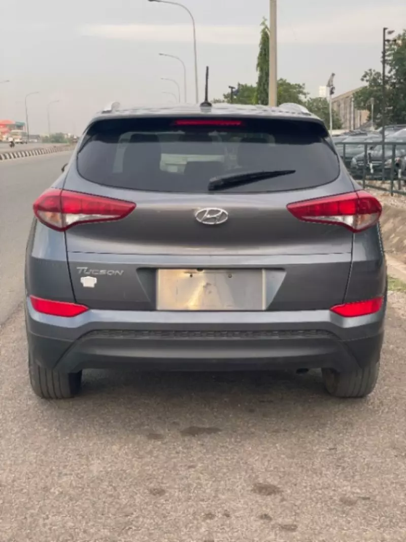 Hyundai Tucson   - 2016