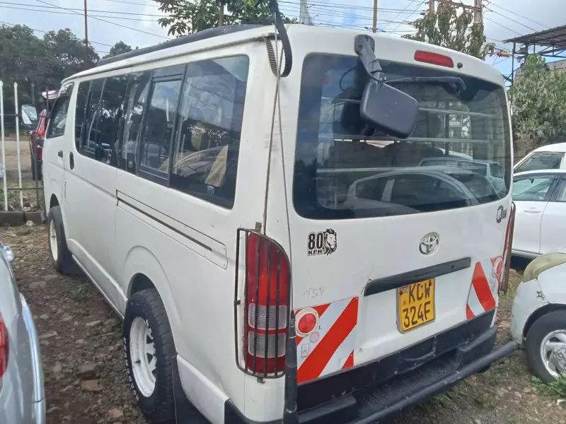 Toyota Hiace   - 2012