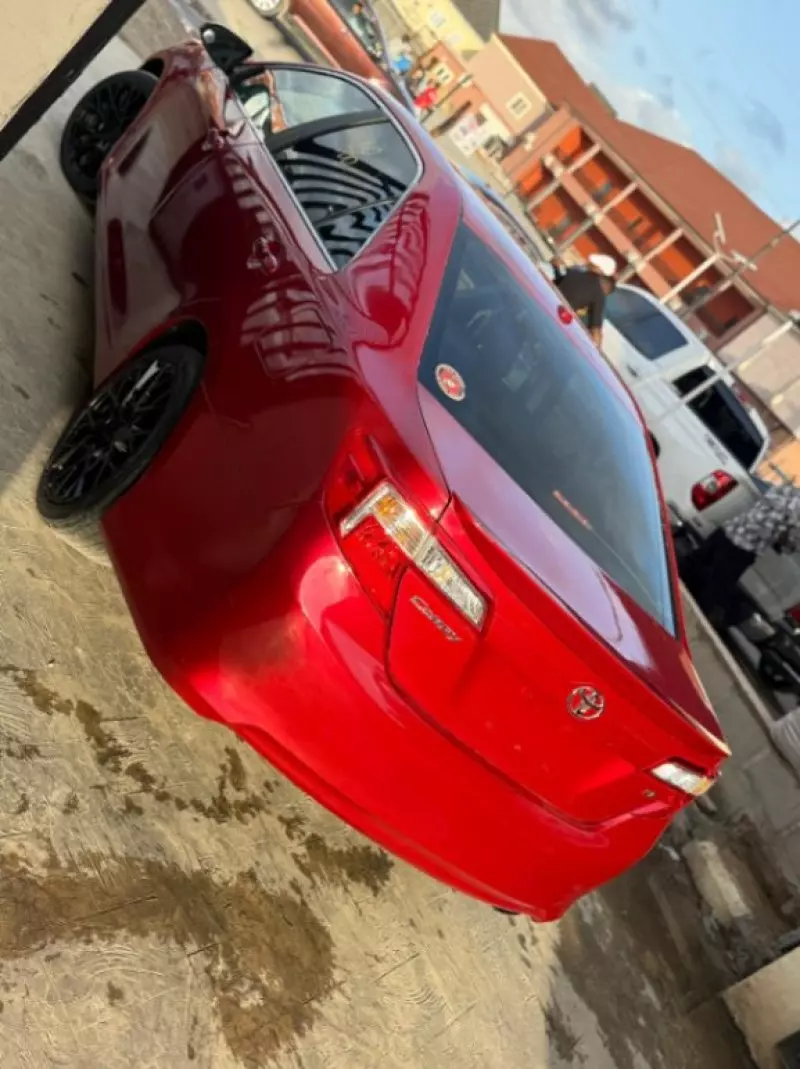 Toyota camry   - 2012