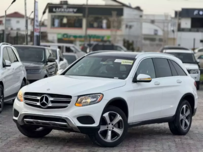 Mercedes-Benz GLC 300   - 2016
