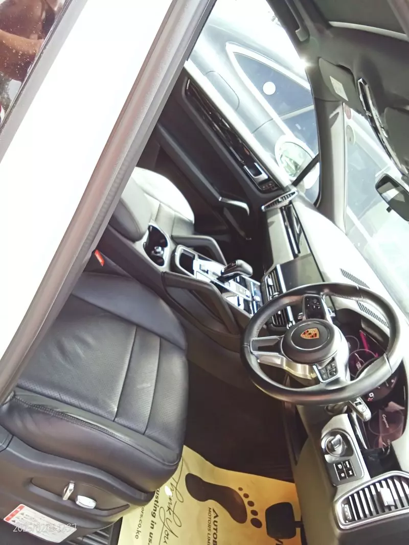 PORSCHE Cayenne   - 2018