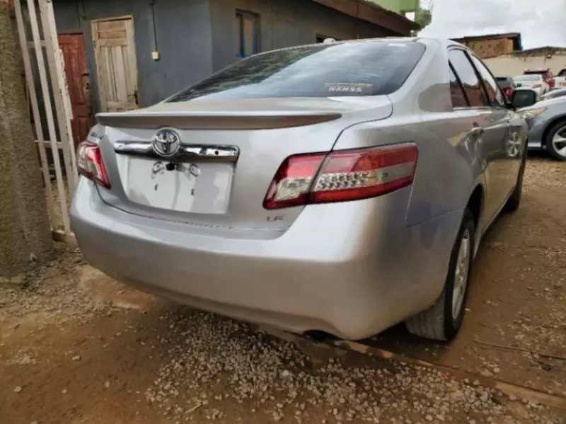 Toyota Camry   - 2010