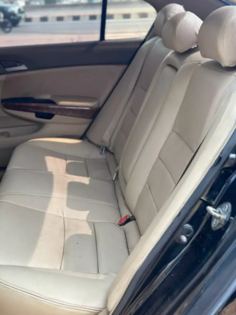 Honda Accord   - 2010