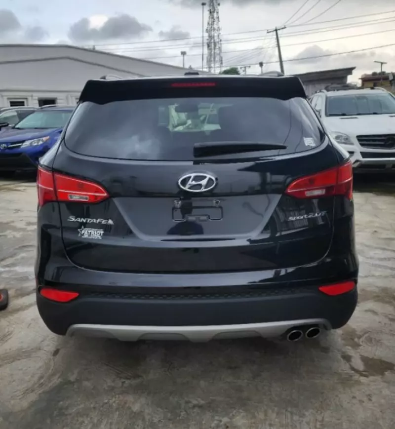 Hyundai Santa FE   - 2014
